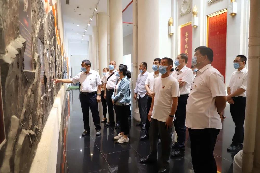 錘煉黨性踐初心 獻禮建黨99周年 —長田實業(yè)黨支部開展系列慶?；顒?/></p><p style=